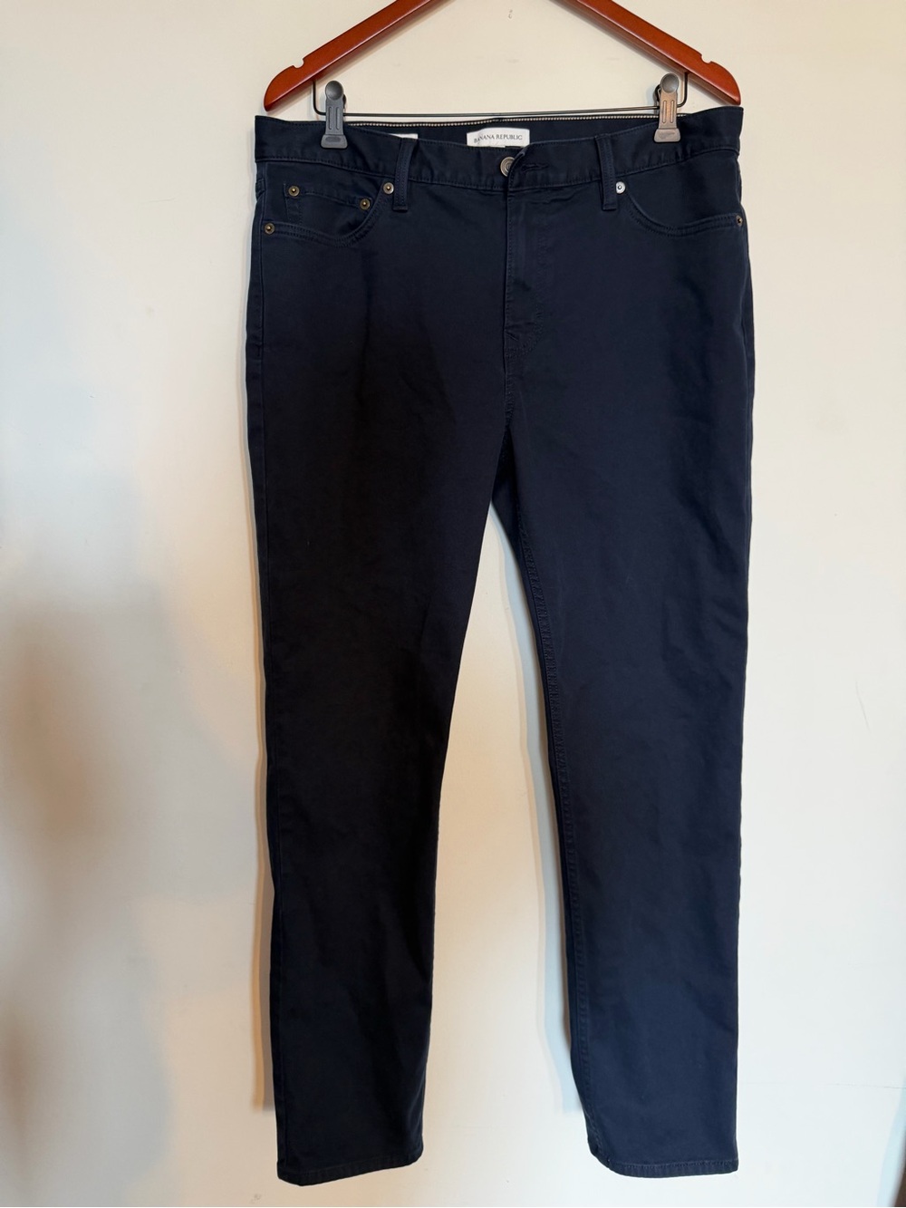 Banana Republic Men Slim Jeans in Black